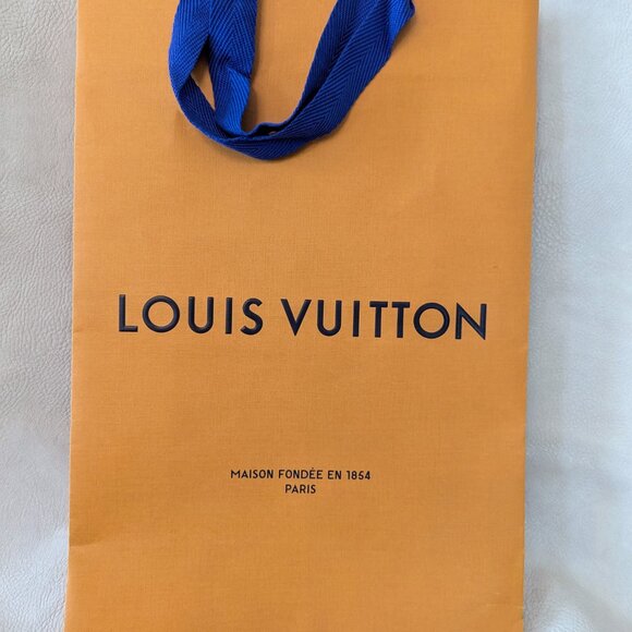 Louis Vuitton Headline Beanie with Gift Bag - Picture 6 of 6